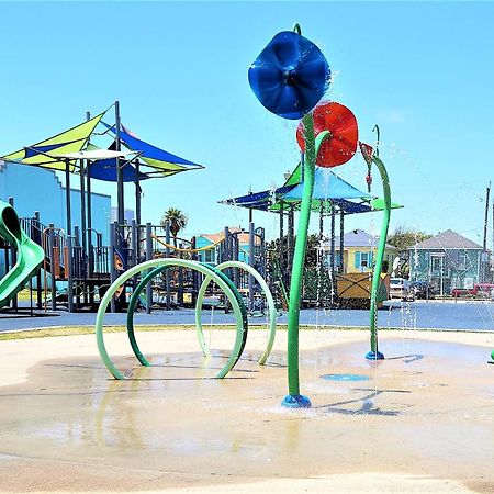 Casaazul-2605A-Couples Retreat By Beach & Pleasure Pier 1 Block Away- 2Bed 2Bath- 7 Minutes To Cruise Terminal Galveston Dış mekan fotoğraf