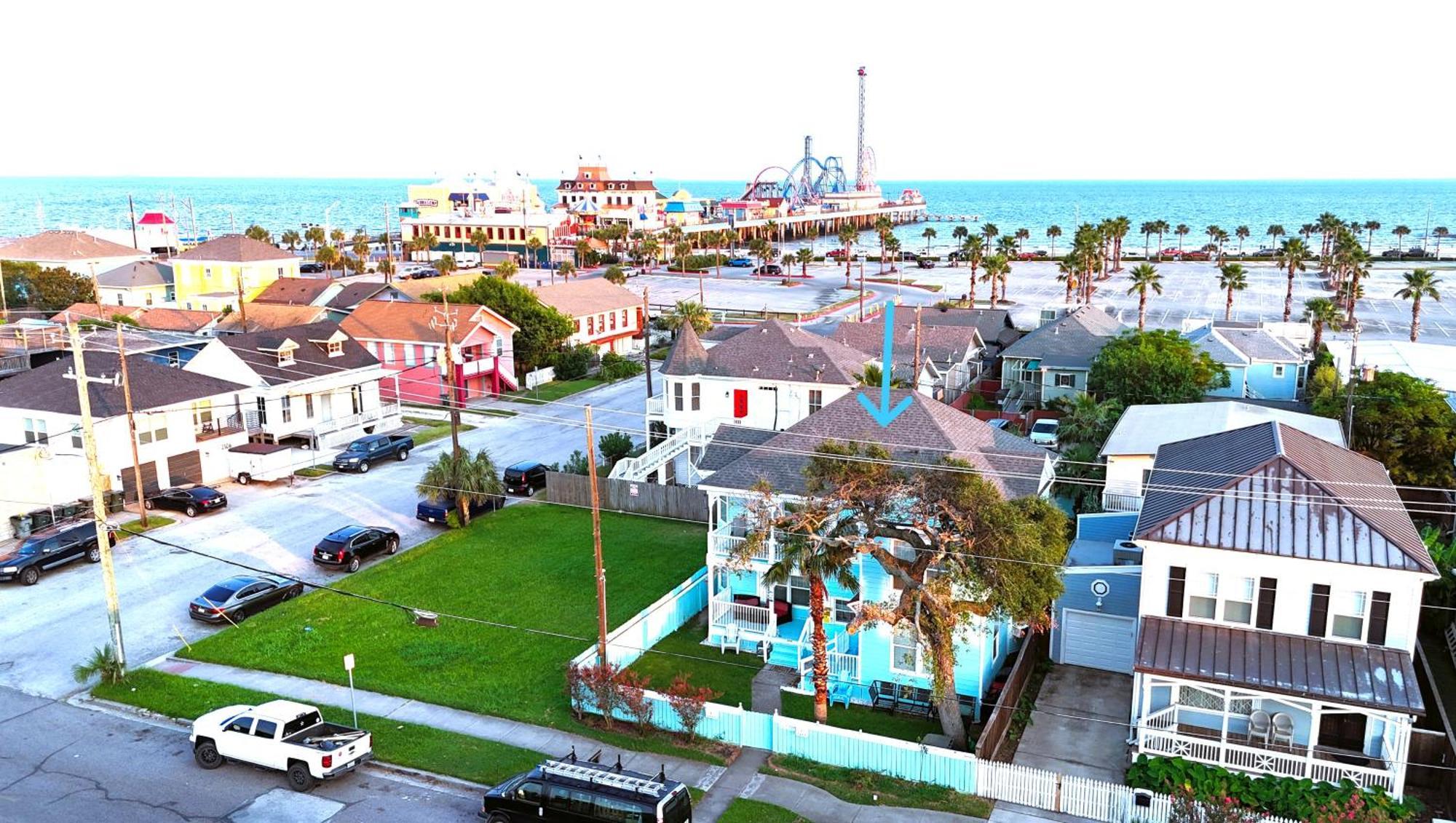 Casaazul-2605A-Couples Retreat By Beach & Pleasure Pier 1 Block Away- 2Bed 2Bath- 7 Minutes To Cruise Terminal Galveston Dış mekan fotoğraf
